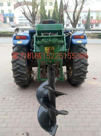 新型拖拉機帶(dài)式挖樹坑機 新型拖拉機帶式(shì)挖樹(shù)坑機