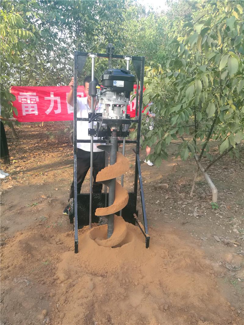 大架子手推挖坑機超快鑽孔栽(zāi)電杆 大(dà)架子手推挖坑(kēng)機超快鑽孔栽電(diàn)杆