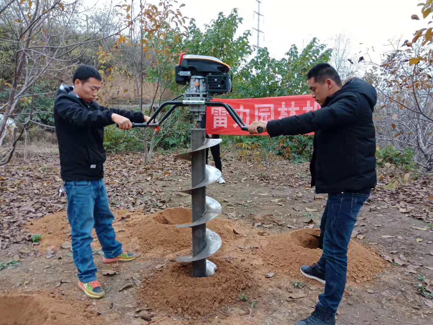 電線杆鑽孔機係列新（xīn）品（pǐn）