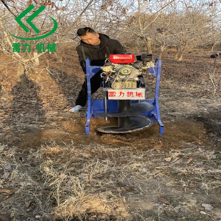 新式植樹挖坑機鑽（zuàn）大直徑洞孔更合適