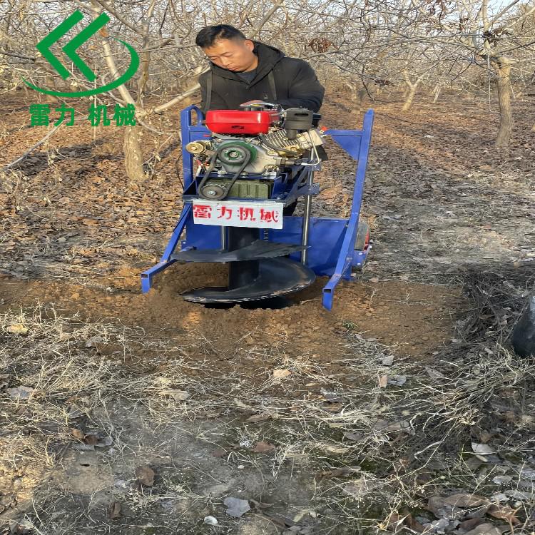 雙(shuāng)輪種植挖坑機.jpg 雙輪種植挖坑機.jpg
