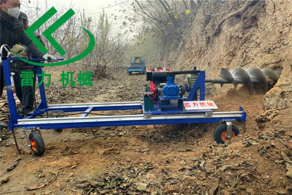 平打眼橫向鑽孔機.jpg 平打眼橫向(xiàng)鑽孔機.jpg