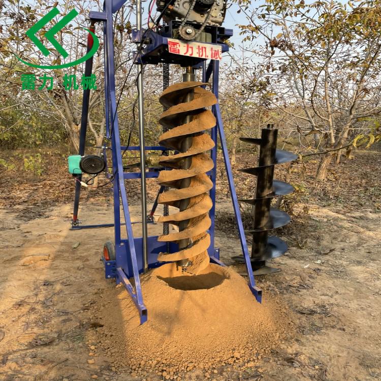 自動化樁芯掏土機清泥一旋(xuán)即出 自動化(huà)樁芯掏土機清泥一旋即出