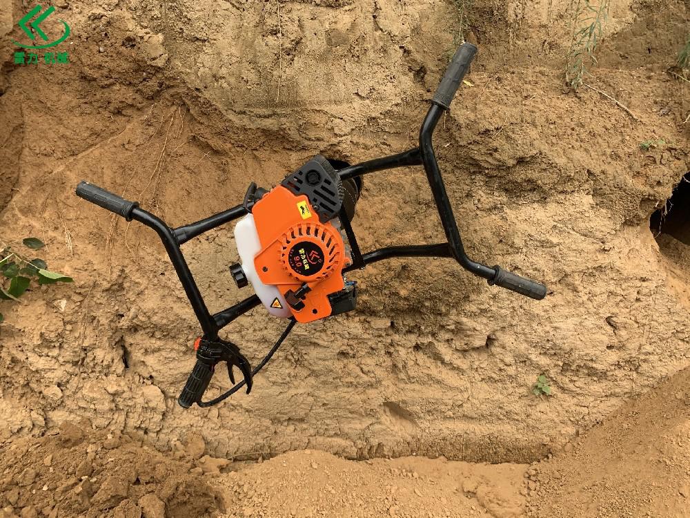 新型護坡鑽孔機橫豎斜向打眼（yǎn）均合適